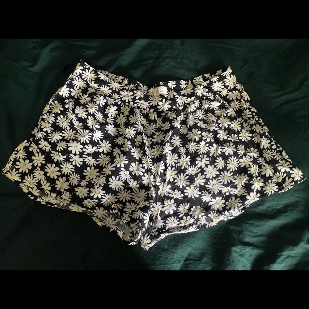 Women’s fashion shorts